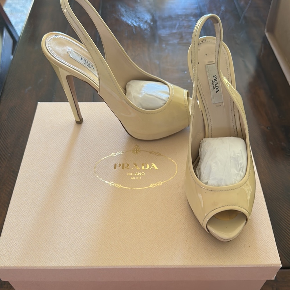 Prada patent ivory slingback high heel Size EU 37 1/2